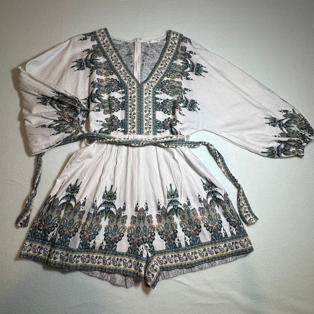 Venus Women White Paisley Print Boho Romper Long Sleeve Size 6 Beachy Resort